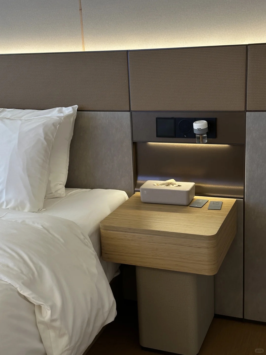 JI Hotel 5.0 guestroom furniture by Chinese hotel furniture manufacturer